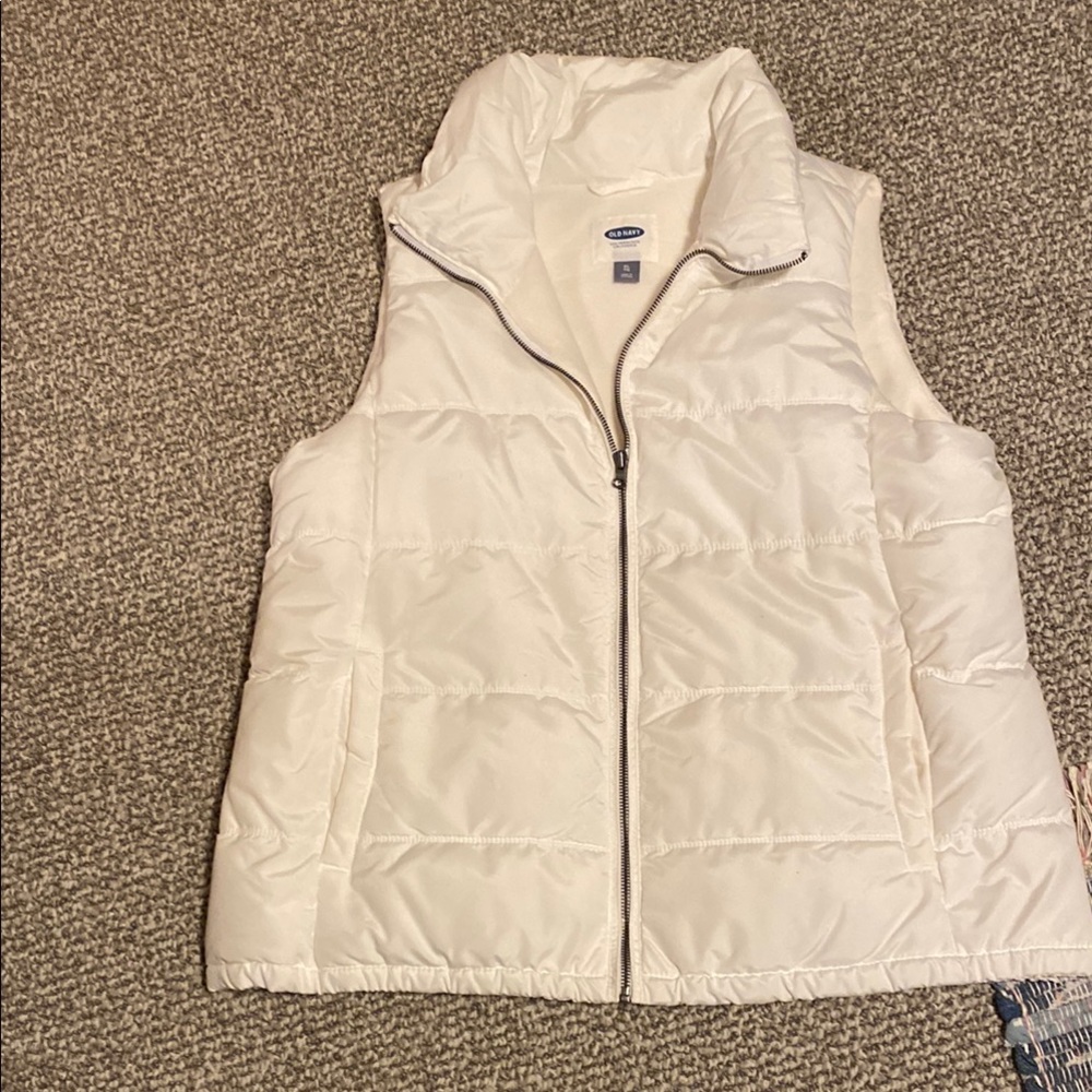 Huge sale REDUCED!! Old Navy Cream-white Quilted Puffer Vest XL